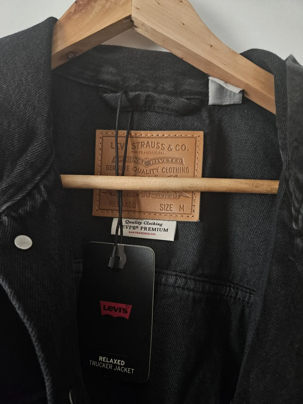 Levi's Relaxed Trucker Jacket Black - Picture 3 of 4